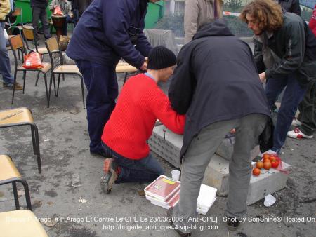 Blocus F.Arago  #  F.Arago Et Contre Le CPE Le 23 03 2006 2